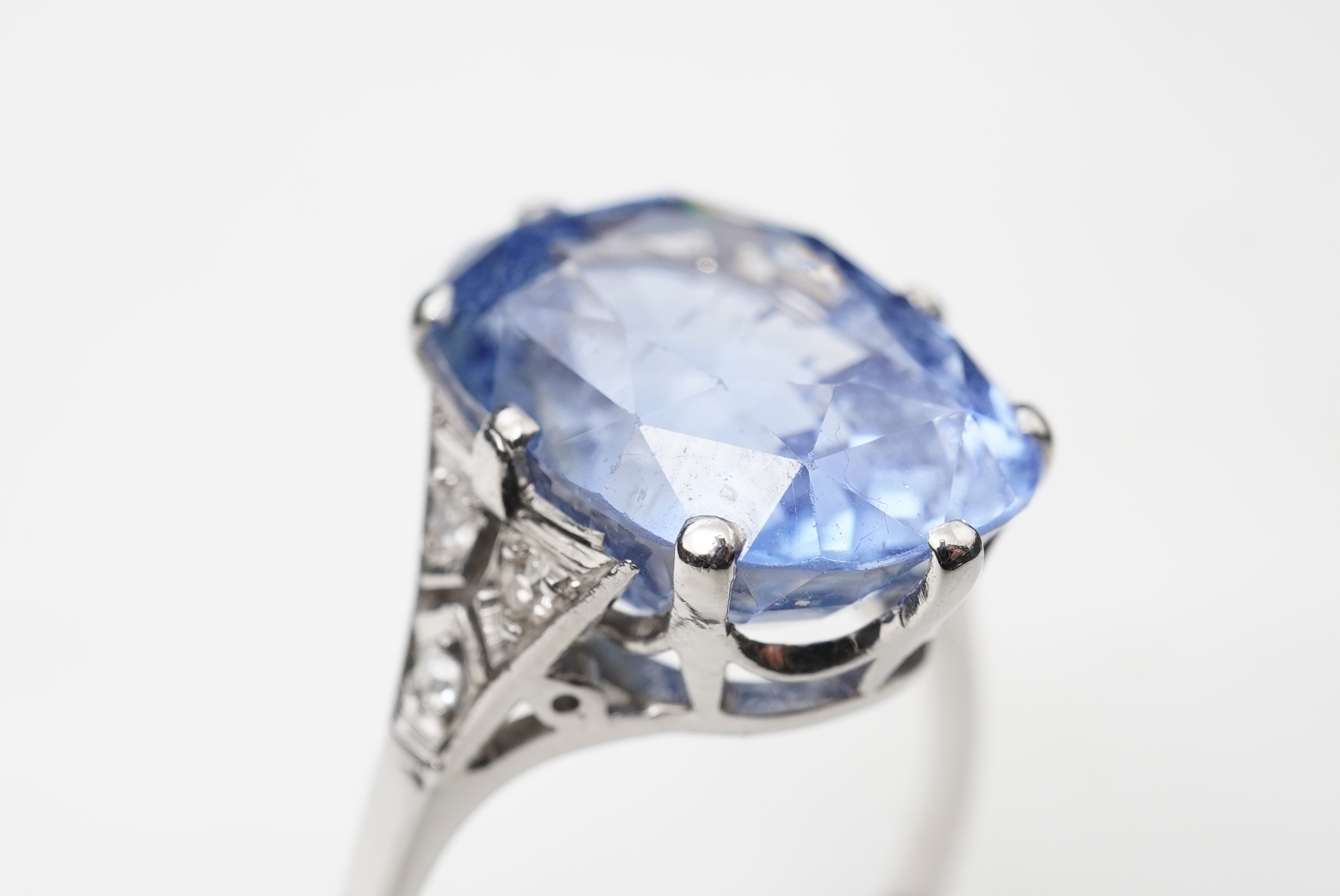 An attractive sapphire and diamond ring, early 20th century